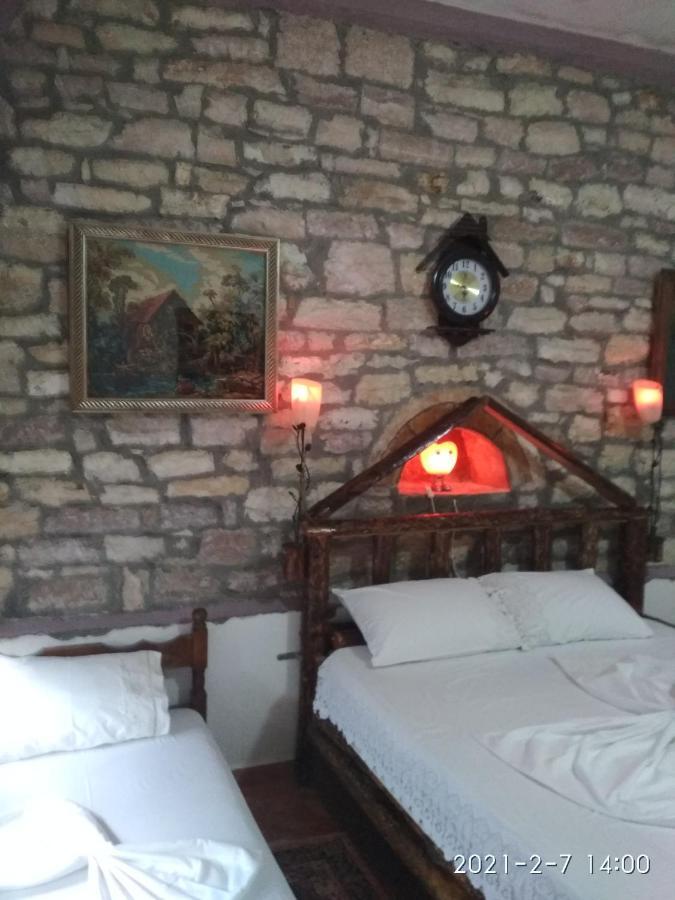 Karafil Guesthouse Gjirokastër Exterior foto