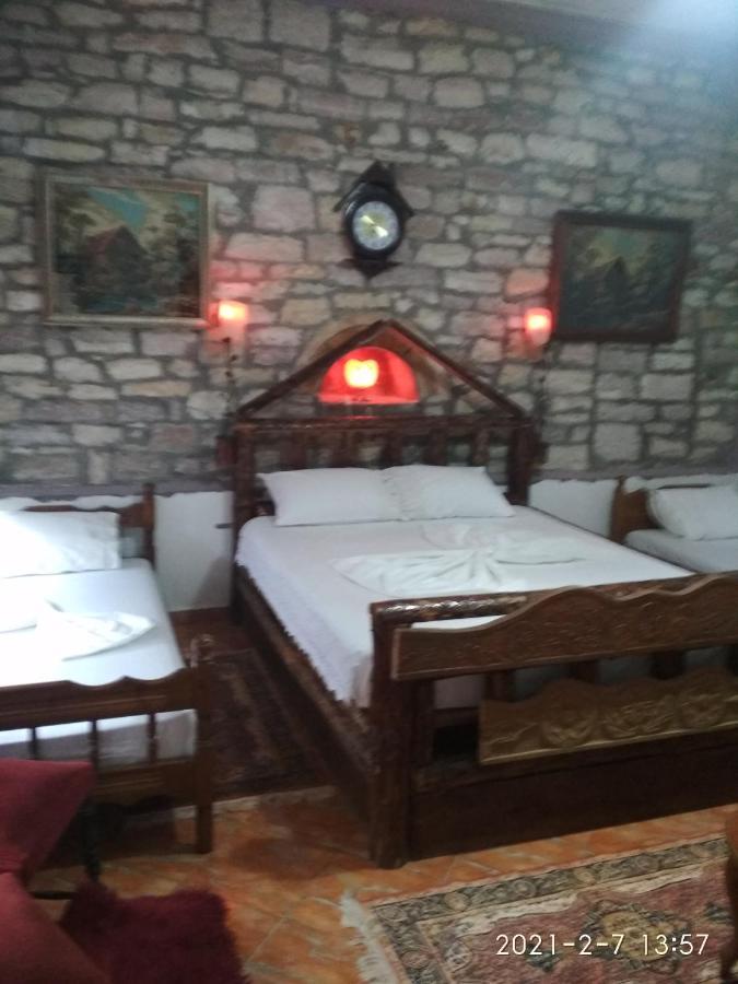 Karafil Guesthouse Gjirokastër Exterior foto