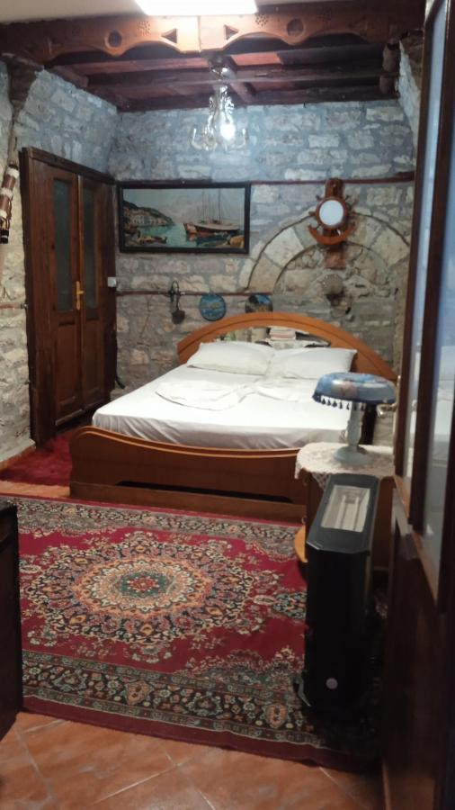 Karafil Guesthouse Gjirokastër Exterior foto